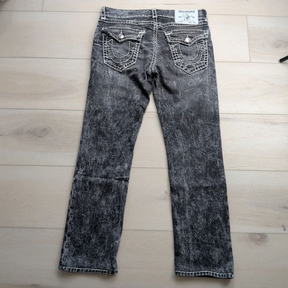True Religion Ricky Relaxed Straight Jeans Mens 34 Black Acid Wash White Stitch